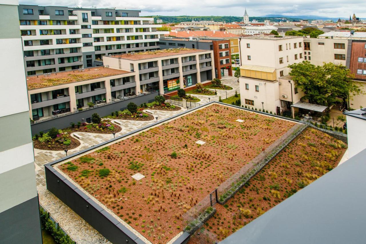 The Town Hall Residence -Welcome Home Apartment-Free Outdoor Parking-Ac Košice Exteriér fotografie