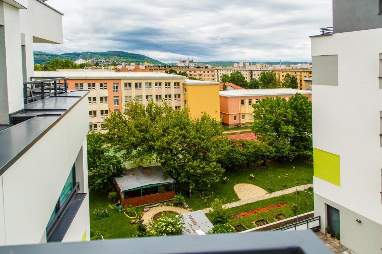 The Town Hall Residence -Welcome Home Apartment-Free Outdoor Parking-Ac Košice Exteriér fotografie