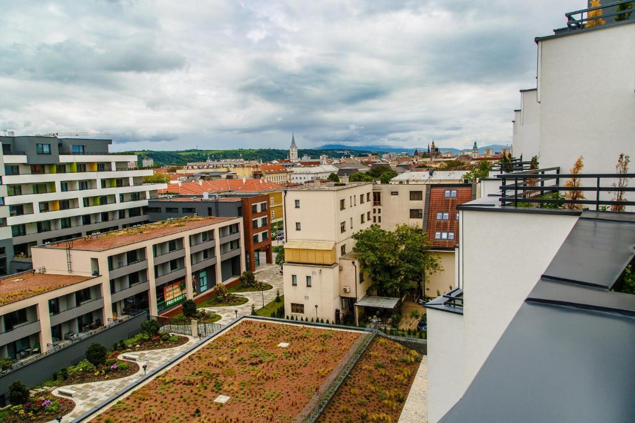 The Town Hall Residence -Welcome Home Apartment-Free Outdoor Parking-Ac Košice Exteriér fotografie